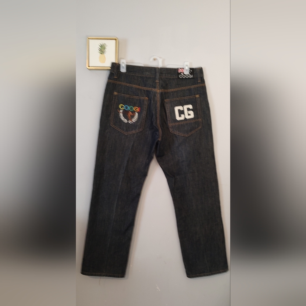 Coogi jeans Men embroidered Size 38 X 32  Pockets Zipper  Button New Without Tag